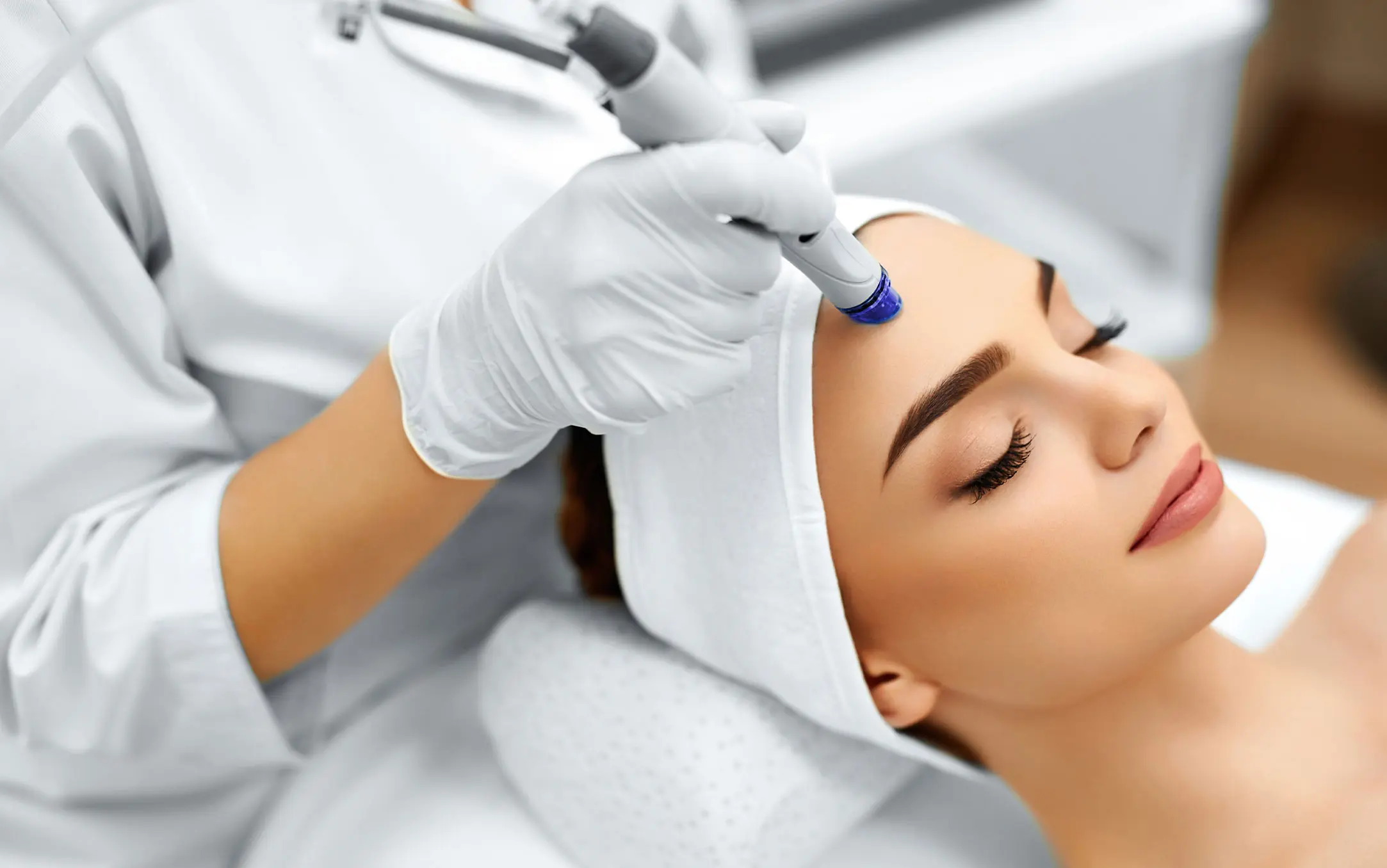 What Is Collagen Lift Therapy and How Can It Help Ageing, Loose Skin Fleet?